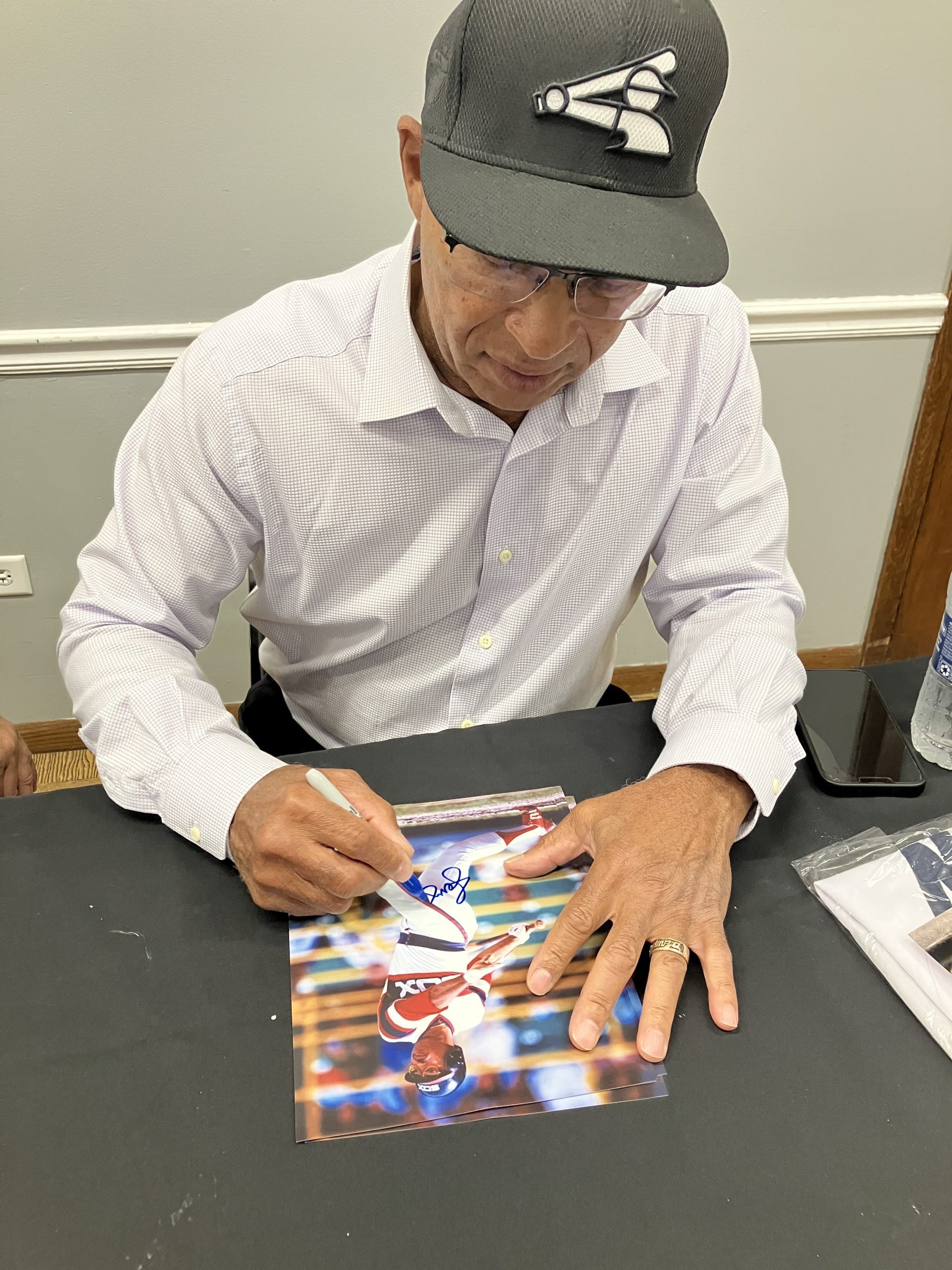 Jerry Hairston at Chicago Card Show in Bridgeview